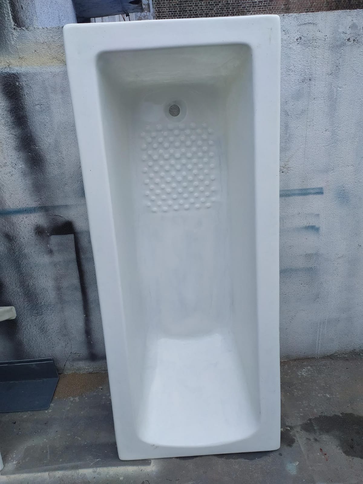 FRP BATH TUB